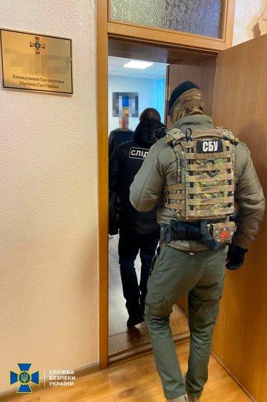 Фото 3 — СБУ разоблачило в Минобороны схему хищения денег на ремонте казарм, так и оставшихся непригодными