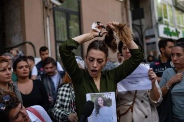 Фото 3 — Протесты в Иране: количество погибших уже превысило 40 человек