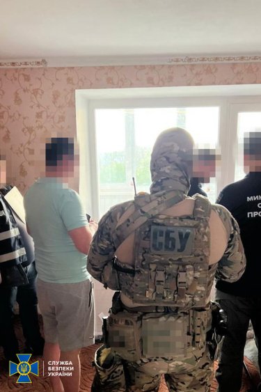 Фото 4 — Полиция с СБУ задержали первого вице-мэра Вознесенска: поймали на расхищении бюджета (ФОТО)