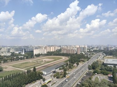 Фото 5 — Ни одного бордюра: в Киеве показали, как строят ЖК с безбарьерным двором и без автомобилей