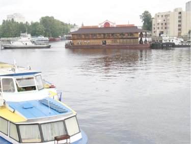 Фото 4 — На Днепре уплыл ресторан "Мураками"