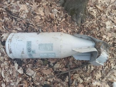 Фото 2 — На Вінниччині українські рятувальники знищили дві російські авіабомби