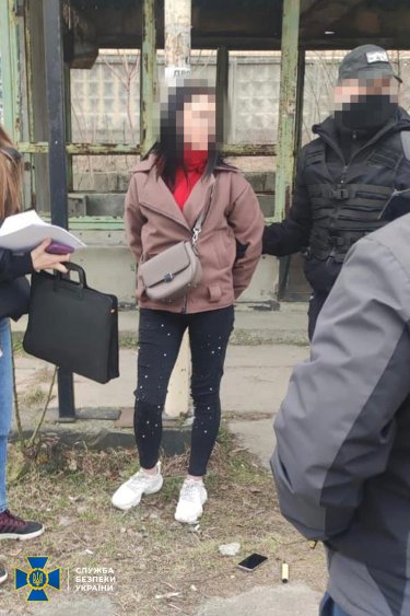 Фото 2 — В Кировоградской области задержали российскую агентку: передавала врагу данные о локациях предприятий украинского оборонпрома