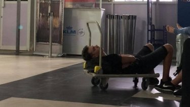 Фото 2 — На Занзибаре застряли около 180 украинцев: обратно полетят через Турцию (ФОТО)