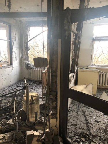 Фото 7 — Новогодние обстрелы: В Херсоне пострадала детская больница, в Никополе повреждено до 20 зданий (ФОТО)