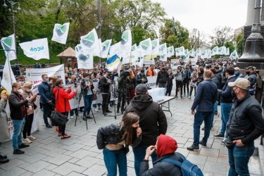 Фото 3 — В Киеве 2000 аграриев протестовали против "квот Фирташа" и монополии на рынке минудобрений