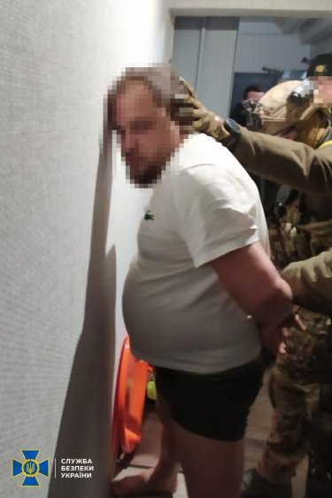 Фото 16 — СБУ обезвредила ОПГ, терроризировавшую под видом добробатов столичный бизнес, вымогая "дань" (ФОТО)