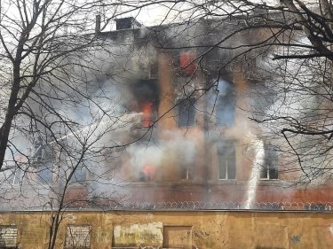 Фото 3 — Через пожежу в НДІ Міноборони РФ у Твері загинуло 5 людей