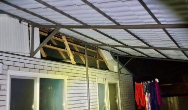 Фото 2 — Поврежденные дома и электросети: оккупанты выпустили по Никопольщине более 50 снарядов
