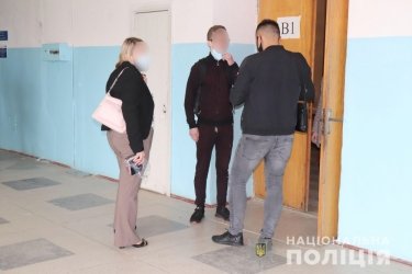 Фото 5 — Скандал в Ужгороде: под видом студентов массово сдавали экзамены другие люди (ФОТО, ВИДЕО)