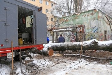 Фото 10 — На юге Украины из-за снега закрыли дороги, фуры не пускают даже в Киев (ФОТО, ВИДЕО)