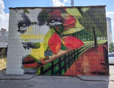 240 метровый четырехсторонний мурал на Геров Сталинграда на здании старой трансформаторной