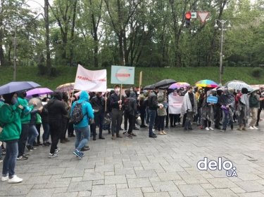 Фото 3 — "Хватит издеваться!": у Кабмина требуют открыть бары и рестораны (ФОТО, ВИДЕО)