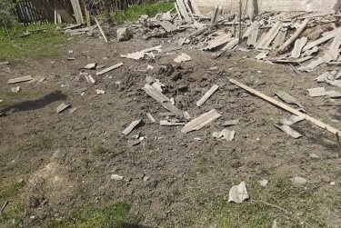 Фото 3 — Войска РФ обстреляли из "Градов" общину в Днепропетровской области: повреждены десятки домов (ФОТО)