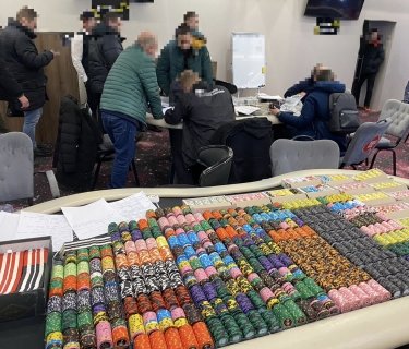 Фото 2 — В Украине разоблачили сеть подпольных игорных заведений: изъято более 1 млн грн (ФОТО)
