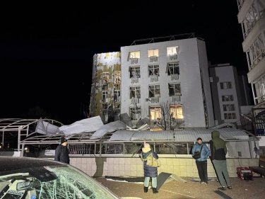 Фото 4 — Атака дронів на Одесу: сотні будинків залишилися без тепла і світла, є постраждалі (ФОТО, ВІДЕО)