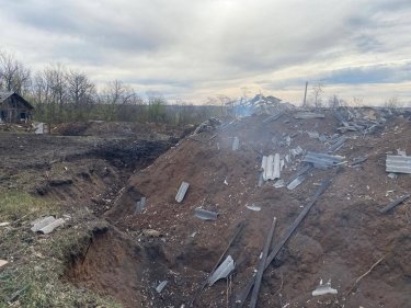 Фото 2 — Россияне нанесли авиационный удар по Волчанску