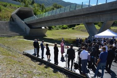 Фото 2 — В Швейцарии открыли 15-километровый железнодорожный тоннель в Альпах (ФОТО)