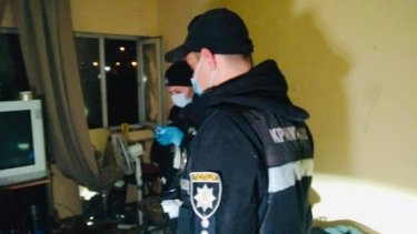 Фото 3 — В общежитии на Троещине прогремел взрыв, погибли два человека (ФОТО, ВИДЕО)