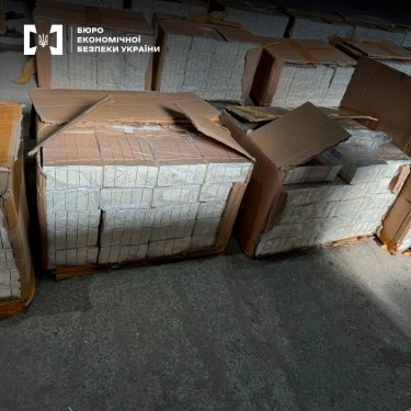 Фото 10 — 110 млн грн неуплаченных налогов: БЭБ разоблачило канал поставки фейковых акцизных марок из Турции