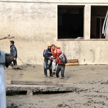 Фото 2 — От наводнений на севере Турции погибли уже 40 человек (ФОТО, ВИДЕО)