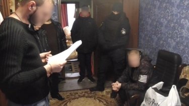 Фото 2 — В Днепропетровской области мошенники по "программе лояльности" обналичили 2 млн грн (ФОТО)