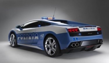 Фото 6 — Итальянские полицейские "разложили" служебный суперкар Lamborghini