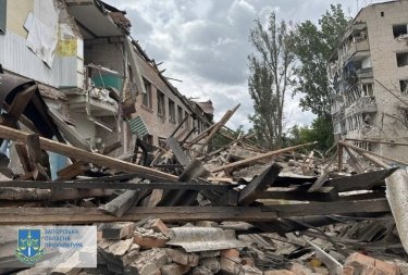 Фото 16 — Число погибших в результате авиаудара по школе в Орехове выросло до семи (ФОТО, ВИДЕО)