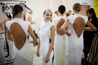 Фото 5 — Ольга Громова объяснила, зачем сожгла на глазах у публики сделанную с помощью лазера коллекцию (ФОТО)