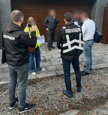 Фото 2 — У Київі відбулися обшуки у справі про розкрадання грошей на метро на Виноградар (ФОТО)