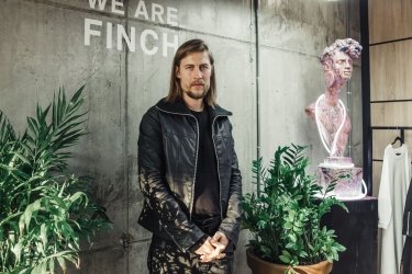 Фото 4 — Как дополненная реальность помогла фешн-бренду FINCH найти пустую нишу и стать пионером веб-показов с миллионными охватами