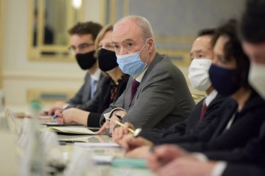 Фото 3 — Зеленский отрицает, что запрет "112 Украина", NewsOne и ZiK был продиктован эмоциями