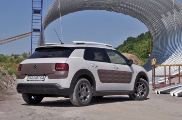 Фото 12 — Тест-драйв Citroen Cactus: Любить нельзя ненавидеть