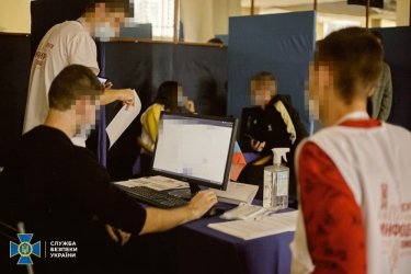 Фото 2 — Все для "Единой России": СБУ связывает паспортизацию РФ жителей ОРДЛО с выборами в Госдуму