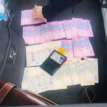 Фото 4 — В Киеве замглавы райполиции брал взятки за работу ресторанов при локдауне — прокуратура