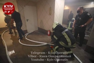 Фото 6 — Спецназ задержал стрелявшего в полицию в киевской квартире: тот успел ее поджечь (ВИДЕО)