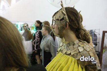 Фото 4 — Свежая мода: дерзкие идеи молодых на показах UFW для тех, кто любит эксперименты (ФОТО)