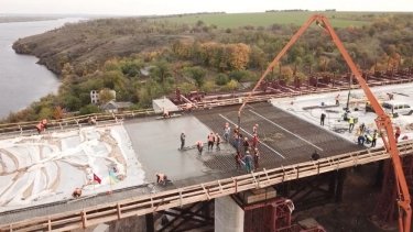 Фото 7 — В Запорожье достроили проезжую часть нового моста через Старый Днепр (ФОТО)
