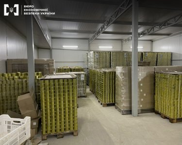 Фото 2 — Виробники консерв для Міноборони отримали підозри через схему з закупівлею м'яса у ФОП (ФОТО)