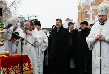 Фото 5 — Итоги дня: Власть отказалась лезть в "прорубь Ющенко"