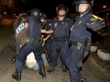 Фото 6 — В столкновениях в Мадриде ранены десятки человек