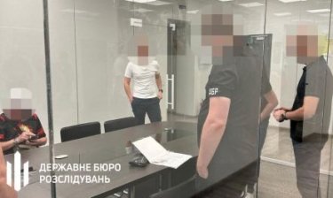 Фото 4 — Обшуки в КМДА: ДБР піймало чиновника на поборах з автоперевізників (ФОТО)