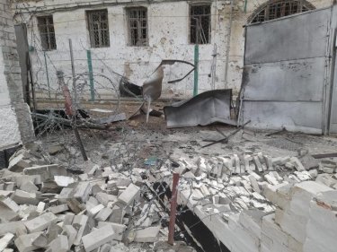Фото 8 — В Уголовно-исполнительной службе показали последствия обстрела Херсонского СИЗО 4 декабря