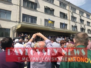 Фото 3 — Сотрудники ГП "Антонов" вышли на митинг против руководства "Укроборонпрома" (ФОТО)
