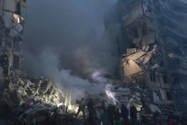 Фото 12 — В Днепре россияне ударили ракетой по многоэтажке - разрушили один подъезд, 12 человек погибли