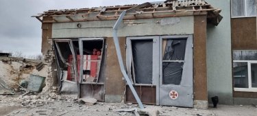 Фото 3 — Армия РФ нанесла удар по пожарной части в Херсоне