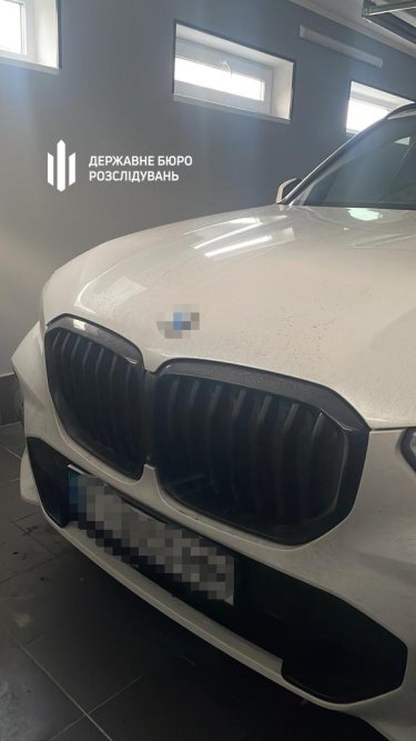 Фото 4 — Три квартиры и дорогие авто: руководителя налоговой Киева разоблачили на многомиллионных сделках (ФОТО)