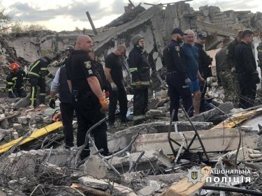 Фото 9 — Россияне ударили ракетой по Харьковской области: погибли более 50 человек (ФОТО)