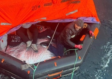 Фото 2 — В Черном море затонуло грузовое судно с украинским экипажем (ФОТО)