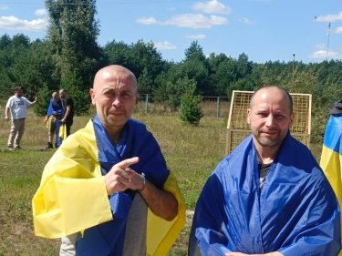 Фото 4 — Відбувся новий обмін: в Україну з полону повернулися 84 військових і цивільних (ФОТО)